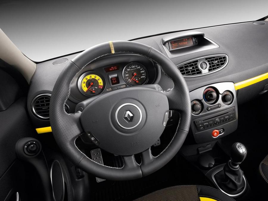  Renault Clio RS 2009 года  (фото 4 из 11)